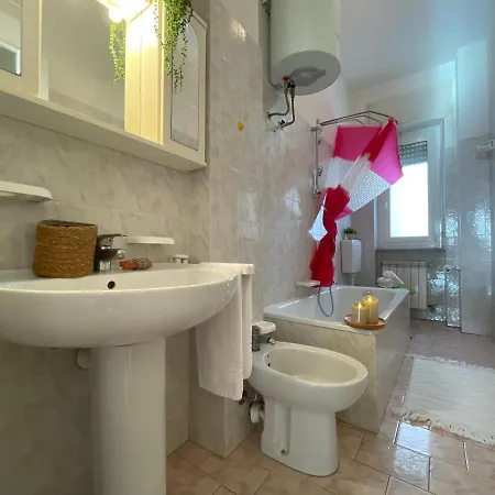 Lägenhet Piazza Doria 3 E 4 Locali Di Fronte Al Mare