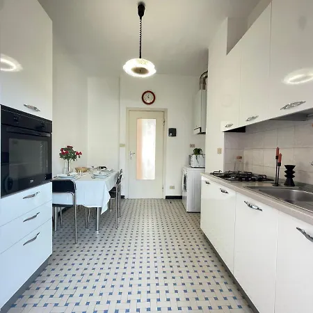 Apartment Piazza Doria 3 E 4 Locali Di Fronte Al Mare