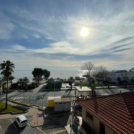 Piazza Doria 3 E 4 Locali Di Fronte Al Mare Marina dʼAndora