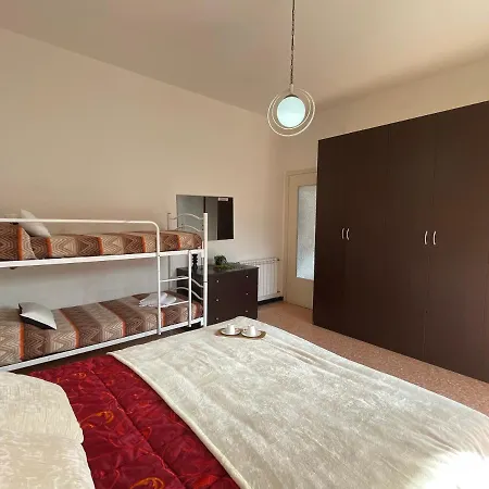 Piazza Doria 3 E 4 Locali Di Fronte Al Mare Lägenhet Marina dʼAndora