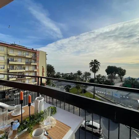Piazza Doria 3 E 4 Locali Di Fronte Al Mare