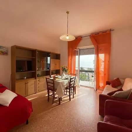 Piazza Doria 3 E 4 Locali Di Fronte Al Mare Lägenhet