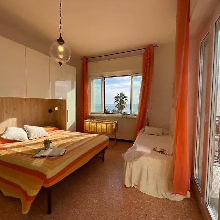 Lägenhet Piazza Doria 3 E 4 Locali Di Fronte Al Mare Marina dʼAndora