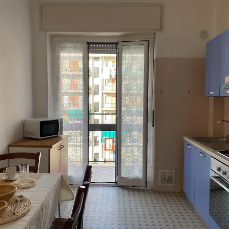 Piazza Doria 3 E 4 Locali Di Fronte Al Mare * Marina dʼAndora