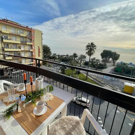Piazza Doria 3 E 4 Locali Di Fronte Al Mare Apartment